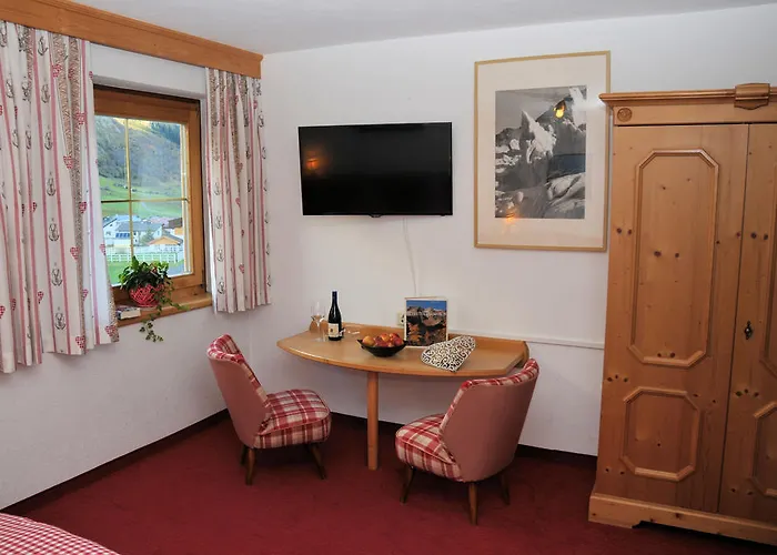 招待所 Belvedere 3*